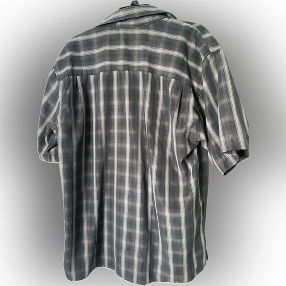 Men’s short sleeve shirt.  Black gray striped.  X-Large - Picture 2 of 4